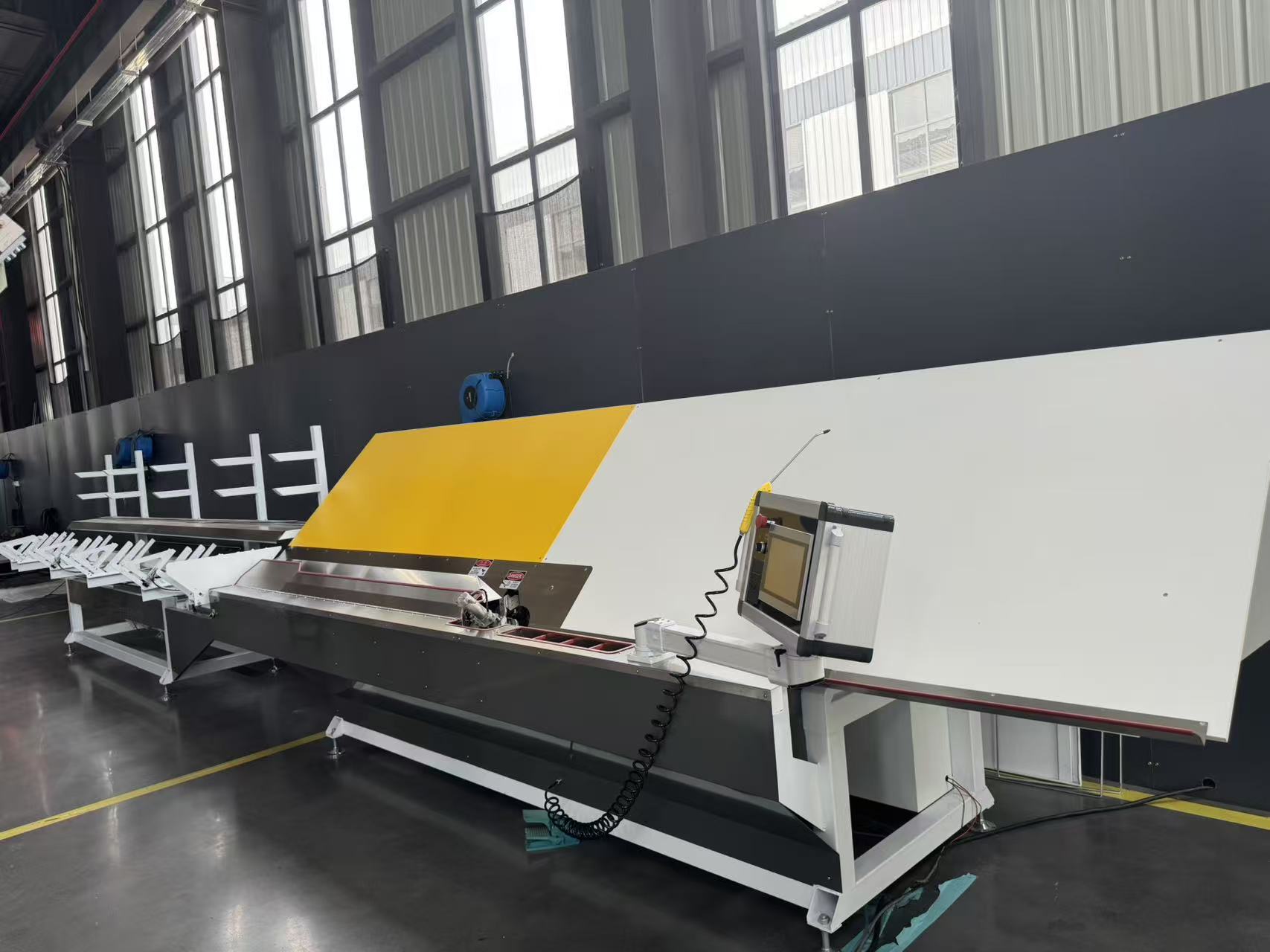 شیشے کی موصلیت کے لئے پریسجن CNC ایلومینیم اسپیسر موڑنے والی مشین